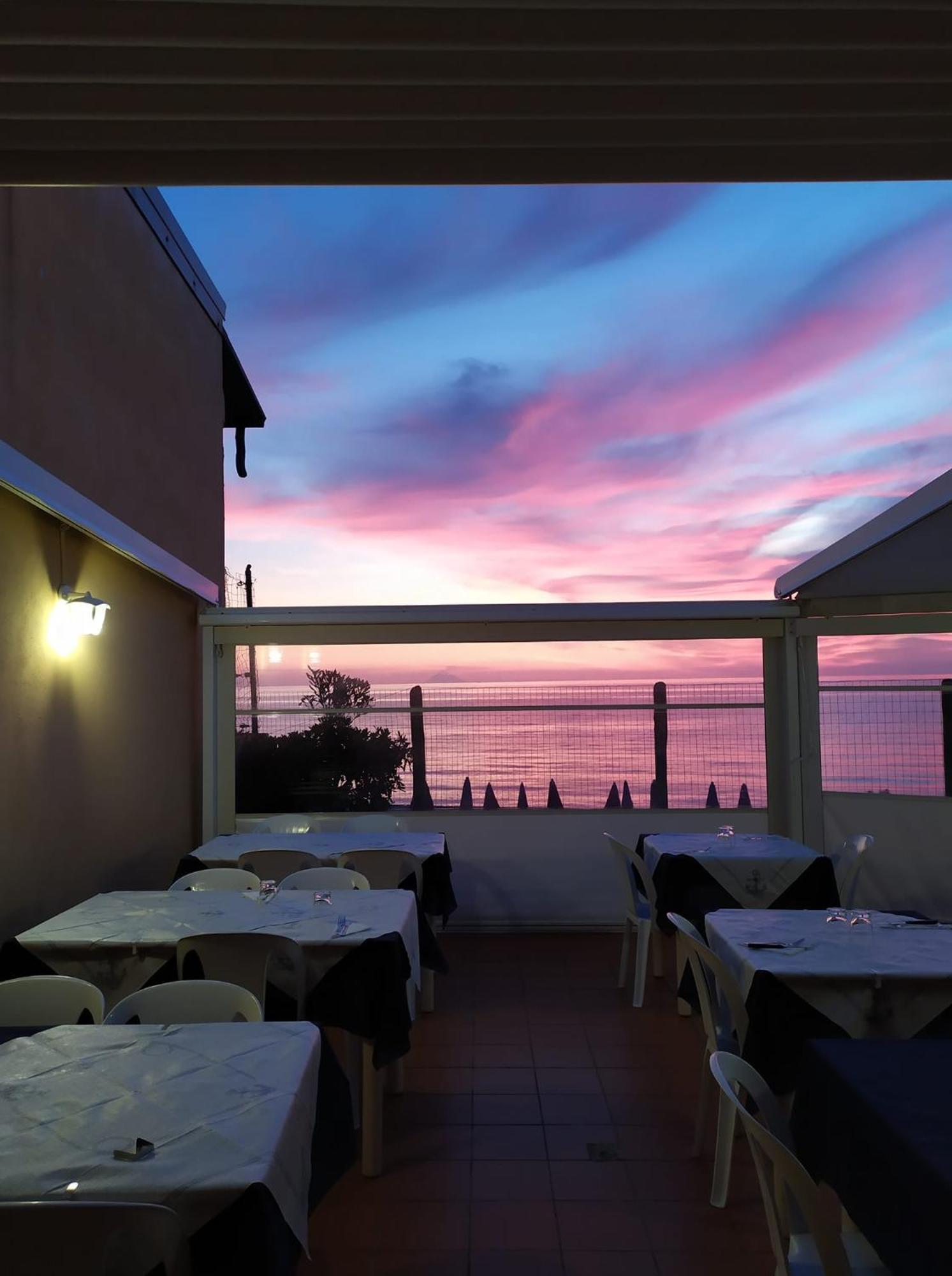 Residence Il Turistico แซมโบรเน ภายนอก รูปภาพ